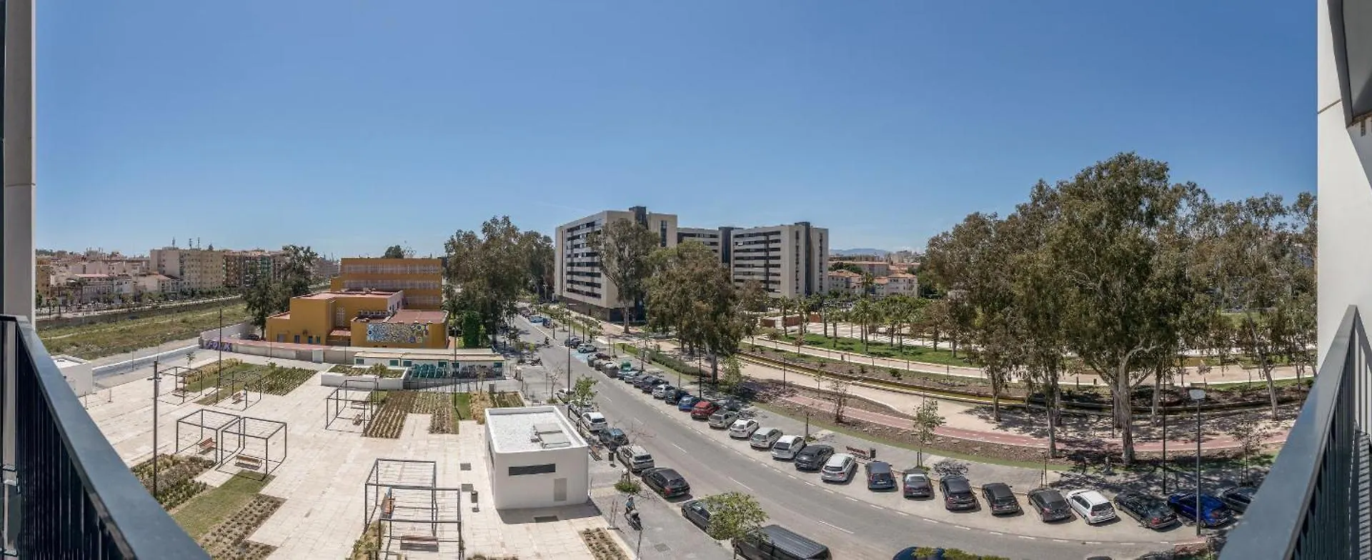Suite Homes Urban Sky Tower 4 G Malaga Apartment