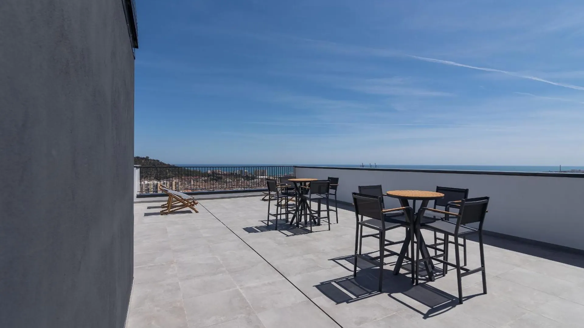 Suite Homes Urban Sky Tower 4 G Malaga Apartment
