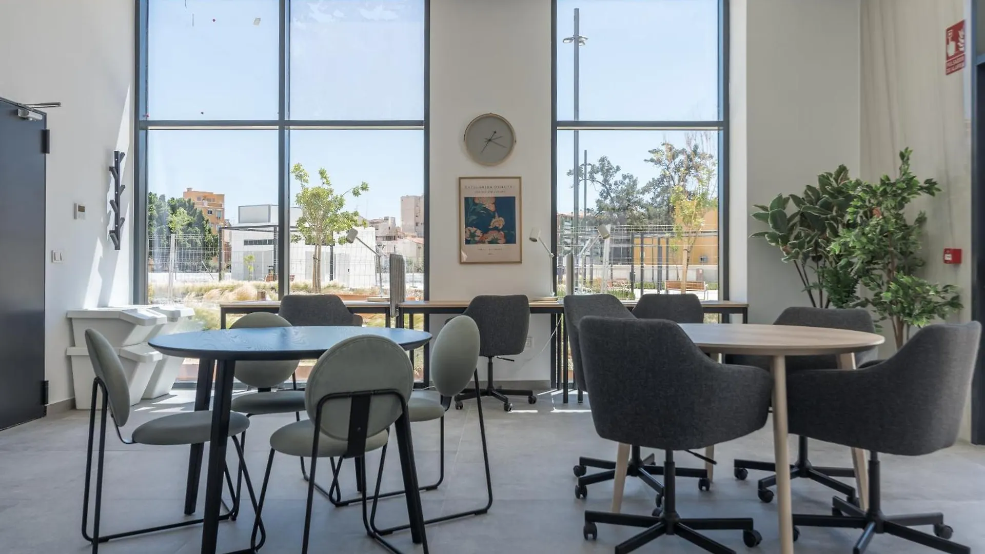 Apartment Suite Homes Urban Sky Tower 4 G Malaga