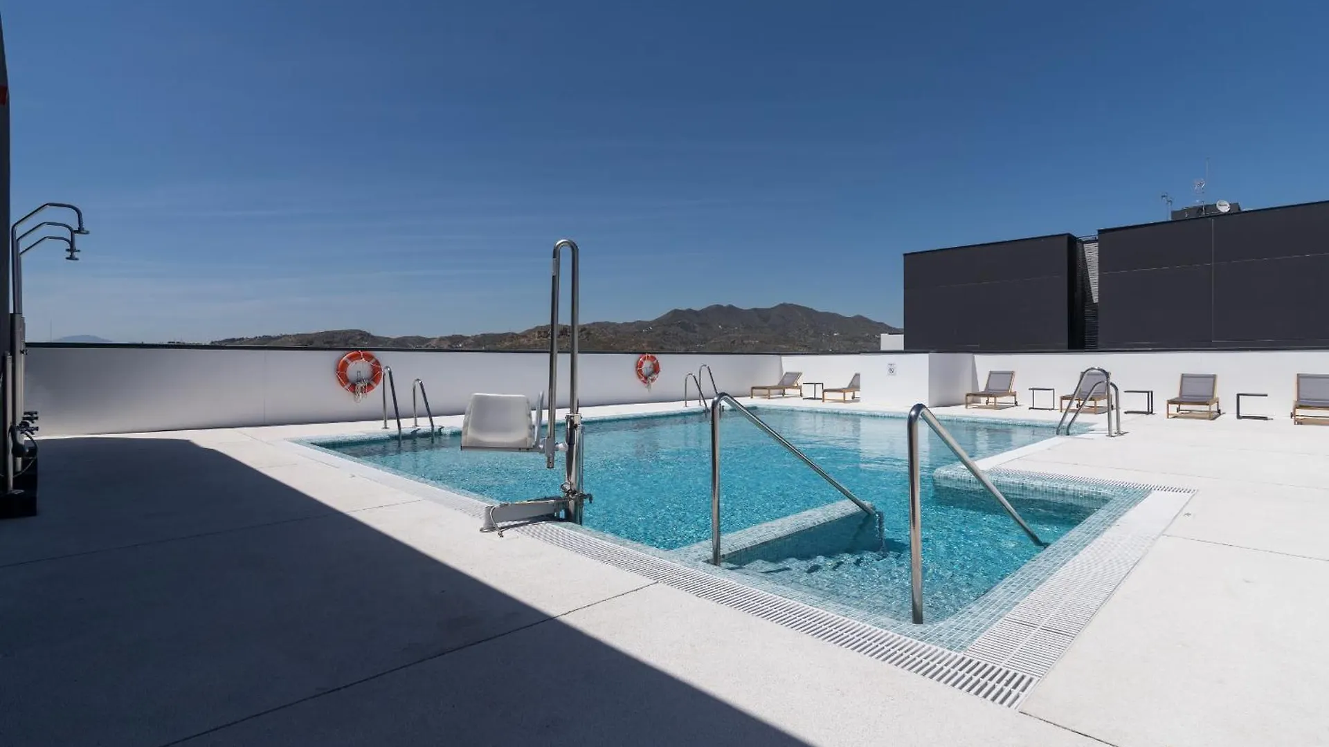 Apartment Suite Homes Urban Sky Tower 4 G Malaga