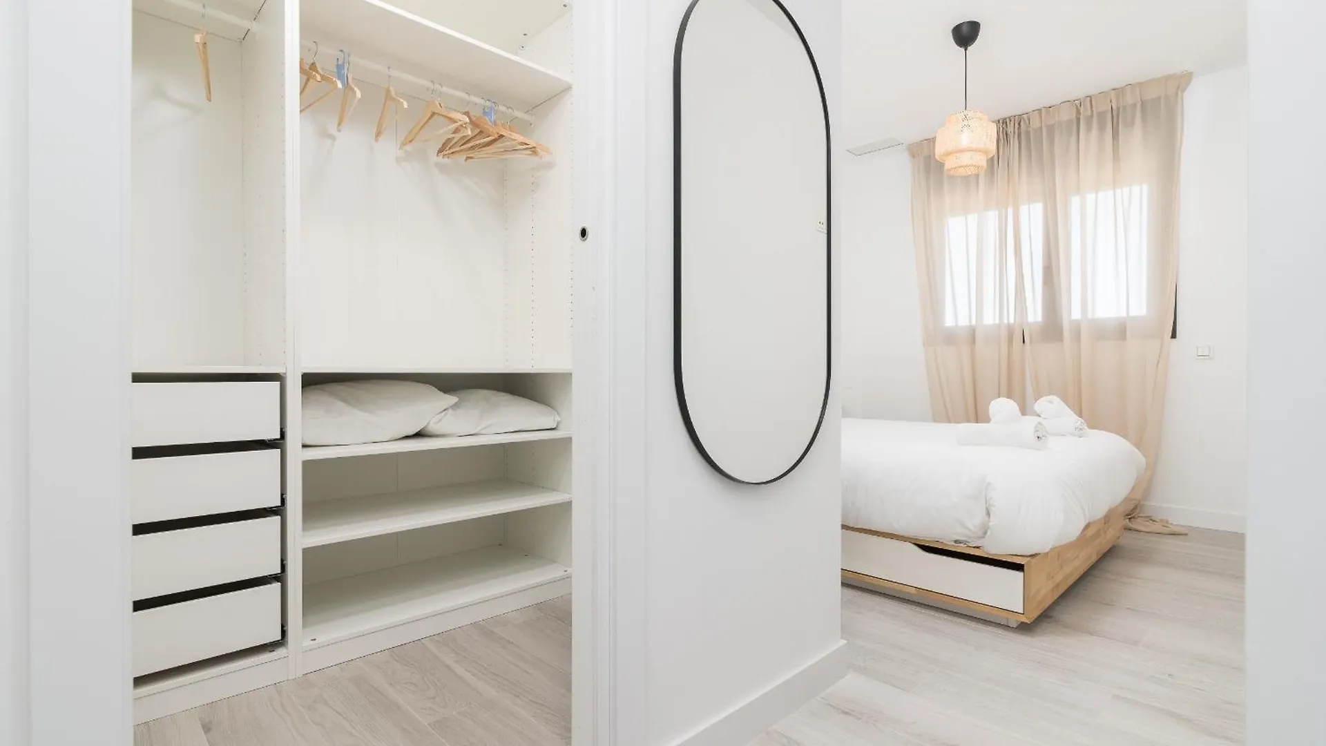 Suite Homes Urban Sky Tower 4 G Malaga Spain