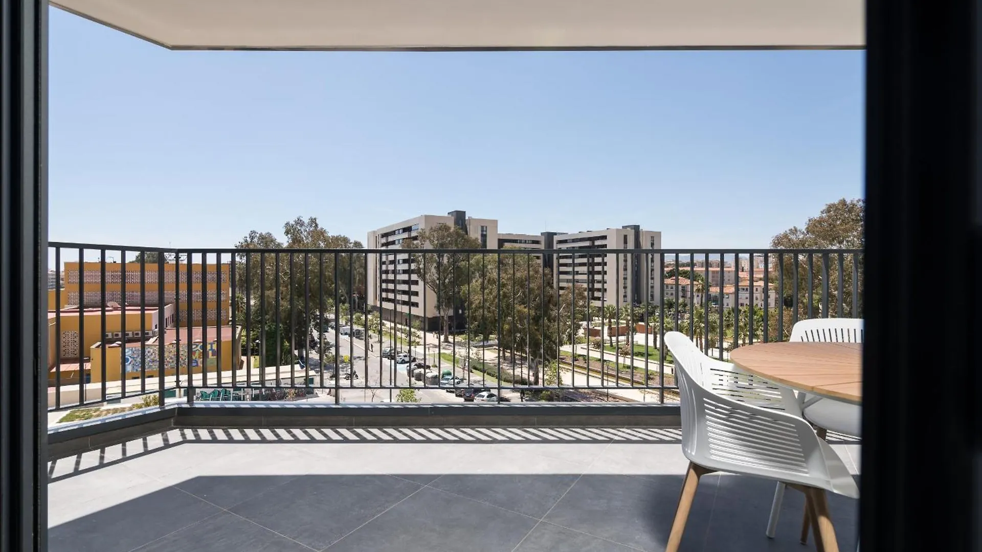 Suite Homes Urban Sky Tower 4 G Malaga Apartment