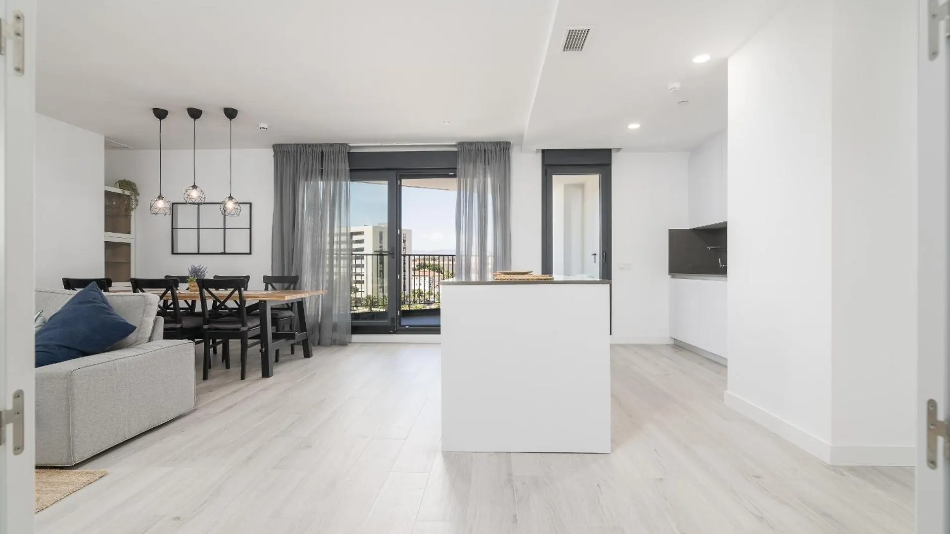 Suite Homes Urban Sky Tower 4 G Malaga