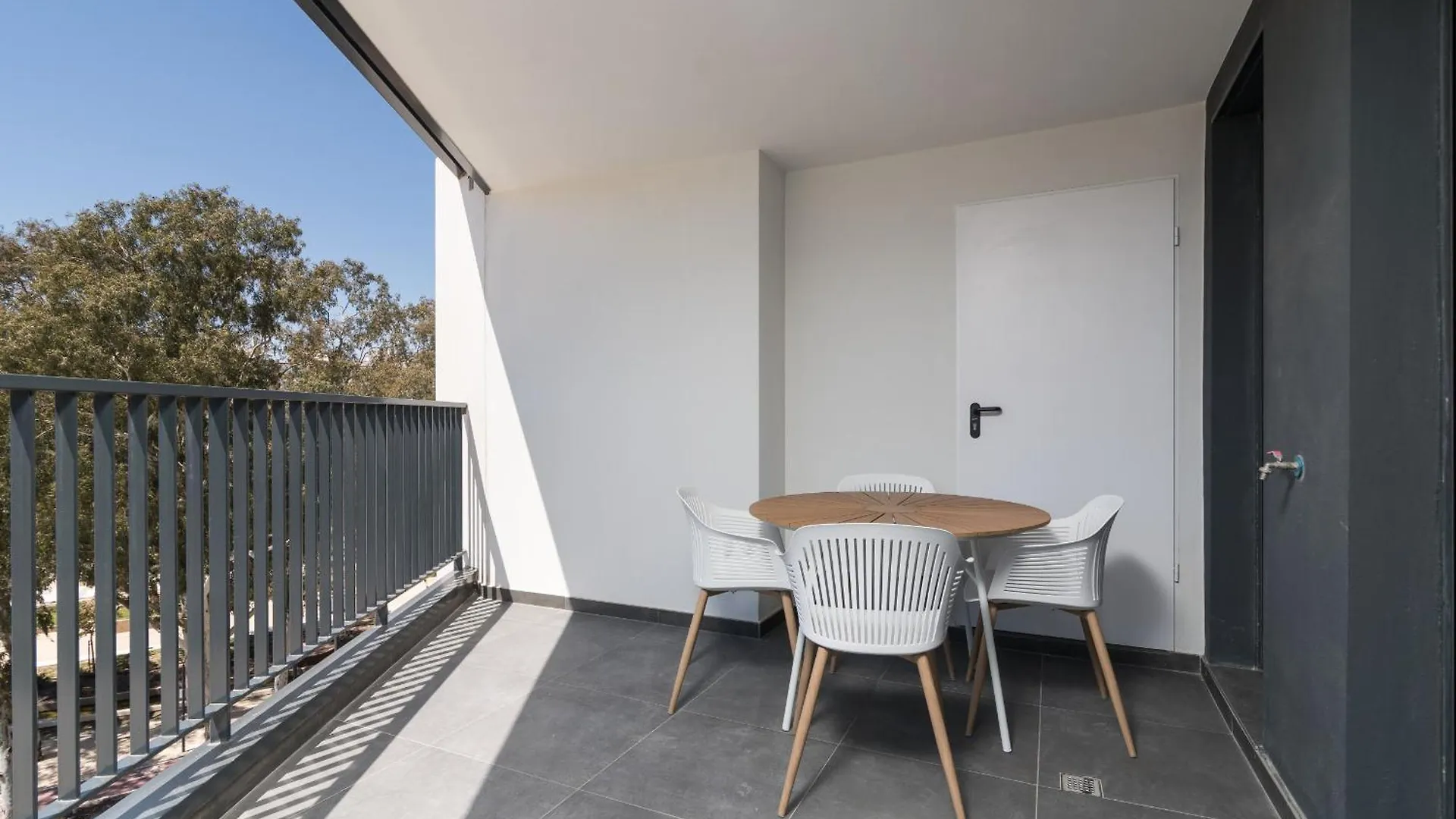 Apartment Suite Homes Urban Sky Tower 4 G Malaga
